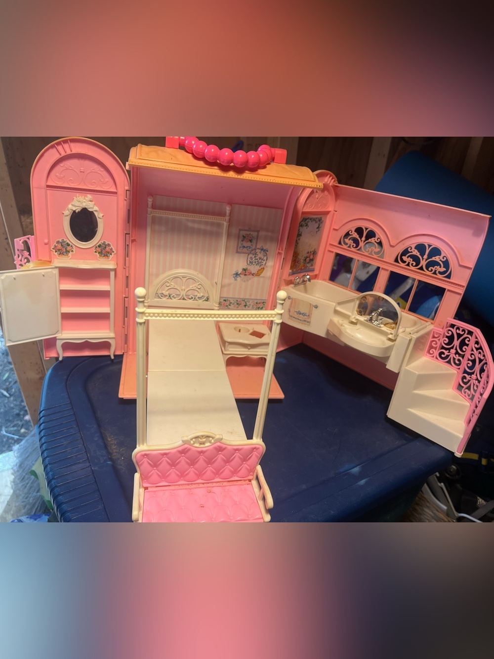 Vintage 1998 Barbie Bed & Bath Playset #18605 Fold Up Carry Case Mattel